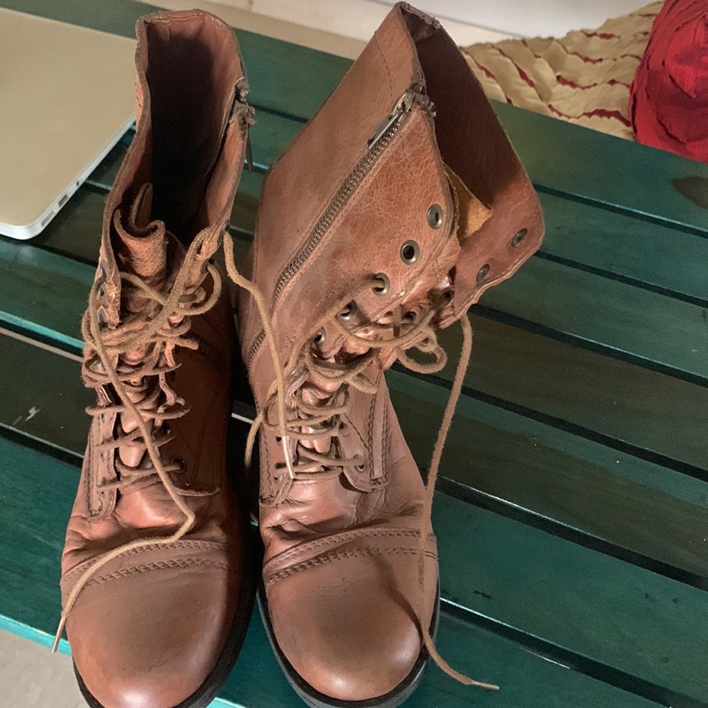 STEVE MADDEN BOOTS: red/deep pink color. stylish with laces; wear with zips - Picture 9 of 15
